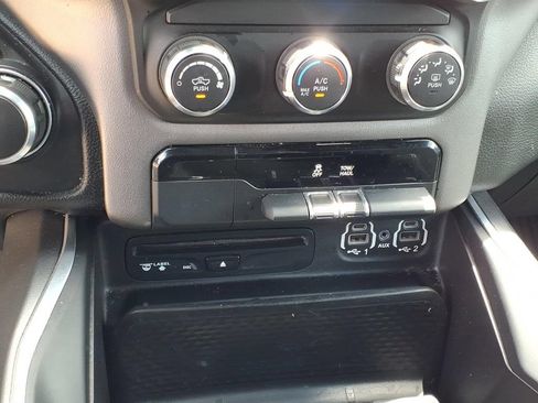 Used 2019 RAM 1500 Big Horn AWD/4WD image 19