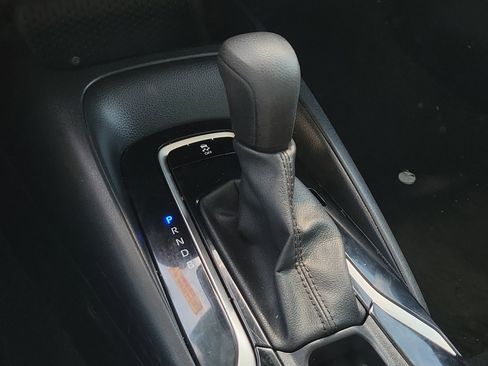 Used 2022 Toyota Corolla LE image 29