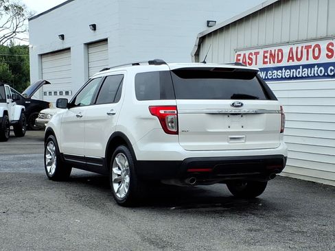 Used 2015 Ford Explorer XLT w/ Equipment Group 202A FWD image 3