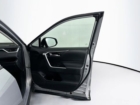 Used 2022 Toyota RAV4 XLE image 30