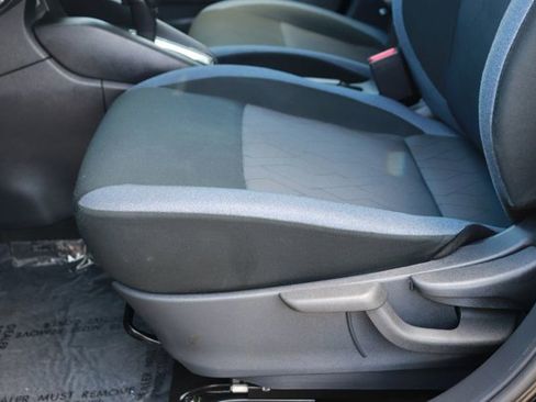 Used 2025 Nissan Versa SV FWD image 10