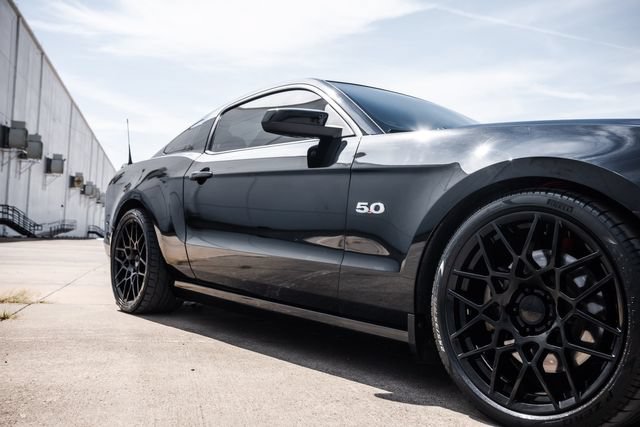 Used 2014 Ford Mustang GT Premium w/ Comfort Package RWD image 25