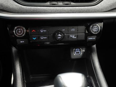 Certified 2024 Jeep Compass Latitude w/ Altitude Special Edition AWD/4WD image 33