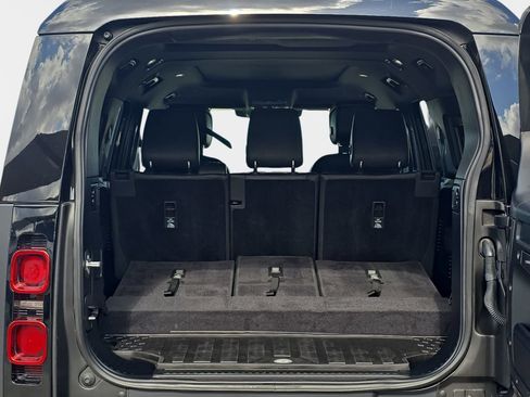 Used 2023 Land Rover Defender 130 X-Dynamic SE AWD/4WD image 12