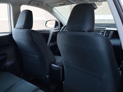 Used 2018 Toyota RAV4 LE image 22