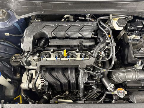 Used 2024 Hyundai Venue Limited FWD image 39