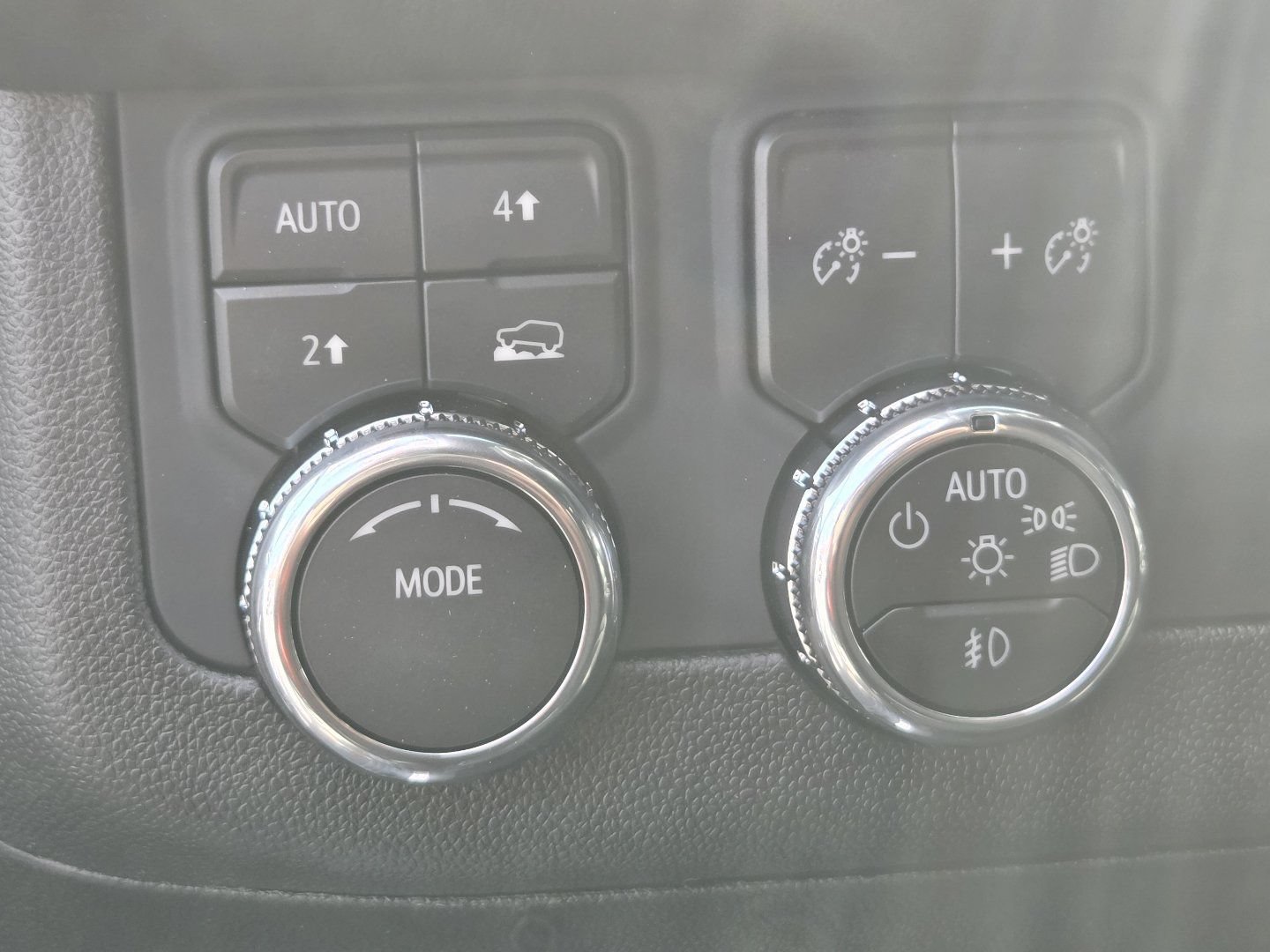 New 2026 GMC Yukon Denali w/ Sun & Power Step Package AWD/4WD image 33