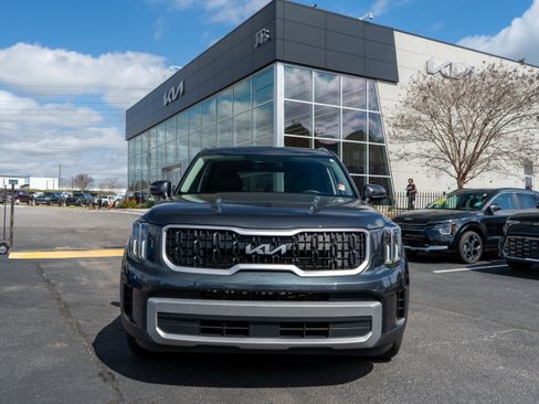 Used 2023 Kia Telluride EX w/ EX Captain's Chair Package image 13