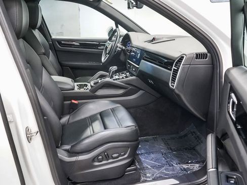 Used 2022 Porsche Cayenne image 17