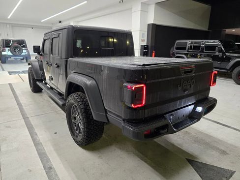 Used 2025 Jeep Gladiator Sport AWD/4WD image 4