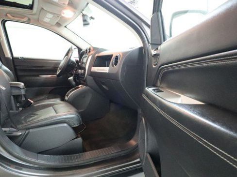 Used 2017 Jeep Compass High Altitude FWD image 10