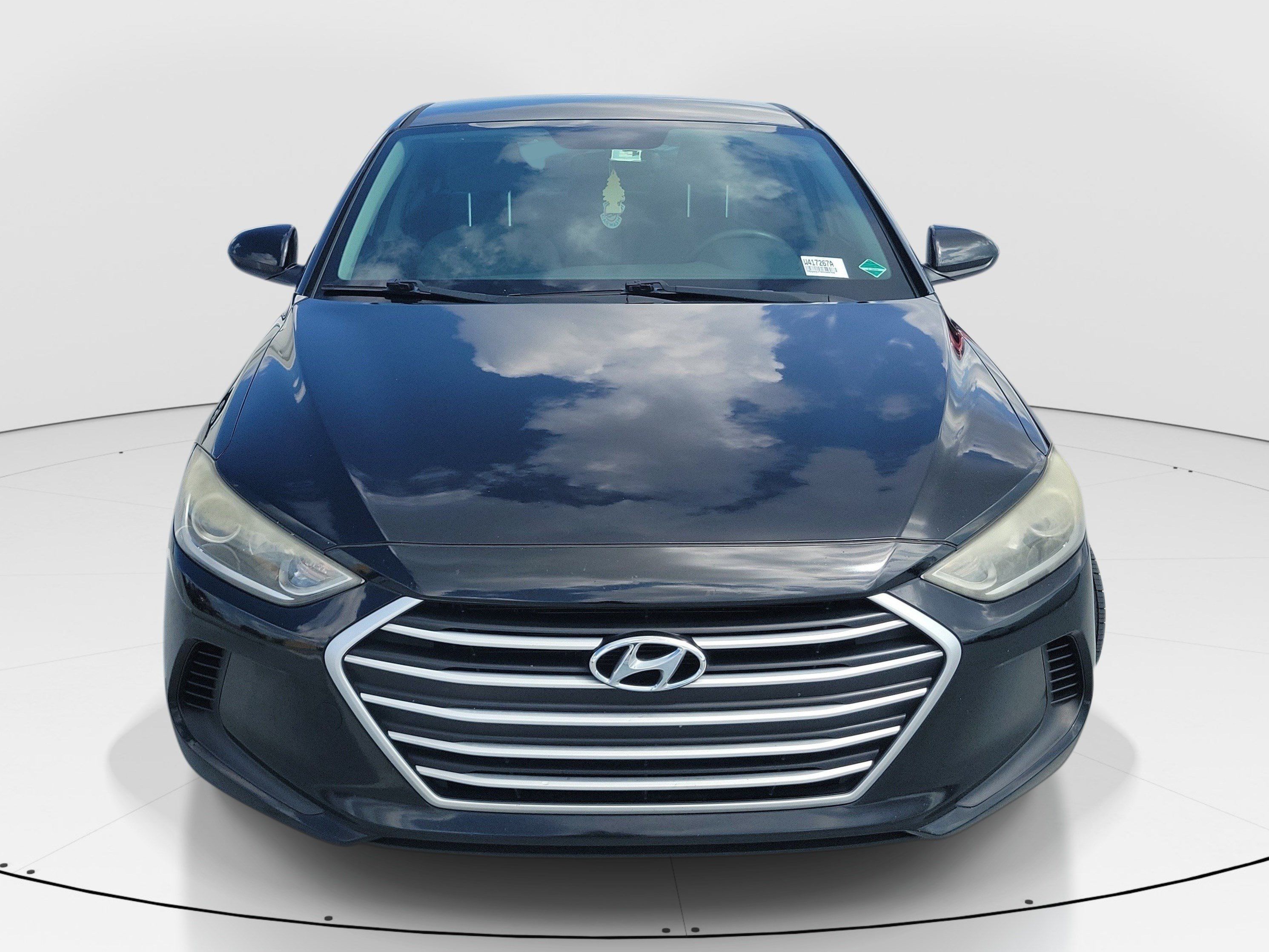 Used 2017 Hyundai Elantra SE FWD image 2