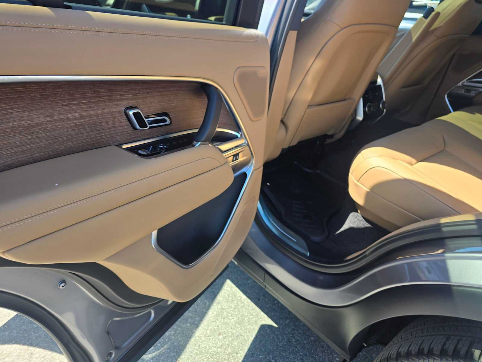 New 2026 Land Rover Range Rover SE AWD/4WD image 16