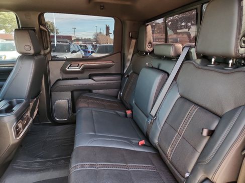 Used 2024 Chevrolet Silverado 1500 High Country w/ High Country Premium Package image 10