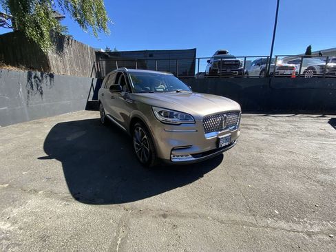Used 2020 Lincoln Aviator Reserve w/ Equipment Group 202A AWD/4WD image 8