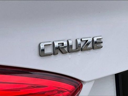 Used 2018 Chevrolet Cruze LS image 31