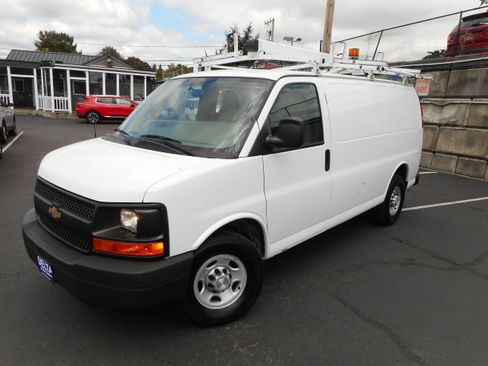 Used 2016 Chevrolet Express 2500 RWD image 5