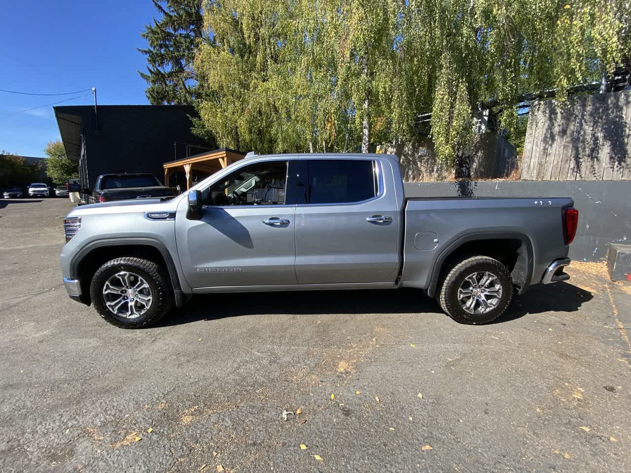 Used 2026 GMC Sierra 1500 SLT AWD/4WD image 3