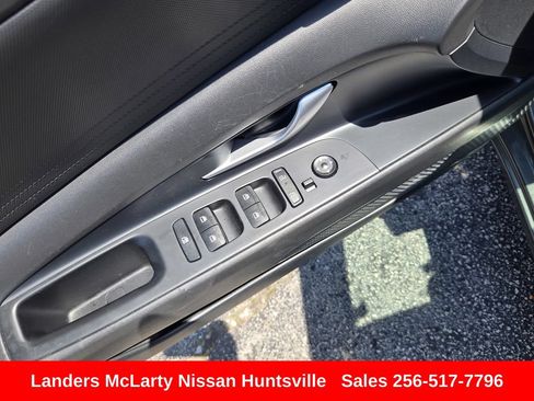 Used 2024 Hyundai Elantra SEL FWD image 23