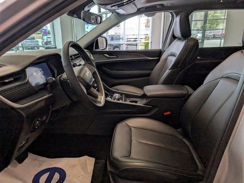 New 2024 Jeep Grand Cherokee L Limited AWD/4WD image 8