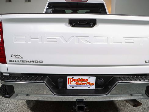 Used 2024 Chevrolet Silverado 2500 LT w/ Convenience Package AWD/4WD image 9