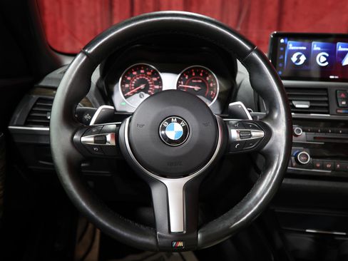 Used 2016 BMW M235i Convertible image 18