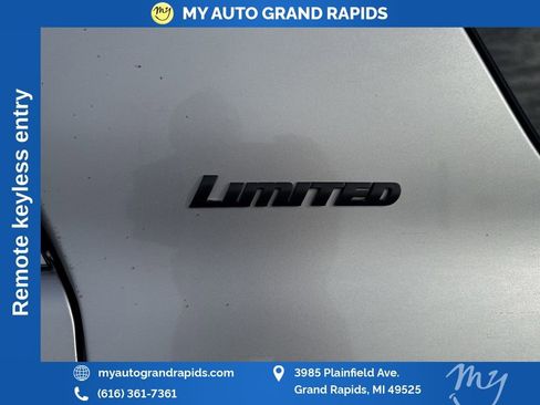 Used 2016 Toyota 4Runner Limited image 3