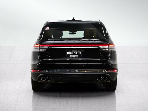Used 2022 Lincoln Aviator Reserve w/ Class IV Trailer Tow Package AWD/4WD image 4