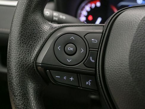 Used 2025 Toyota RAV4 XLE AWD/4WD image 32