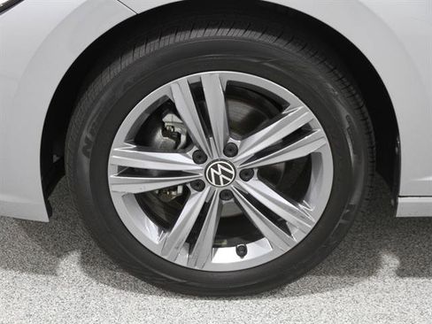 Certified 2023 Volkswagen Jetta SE image 20