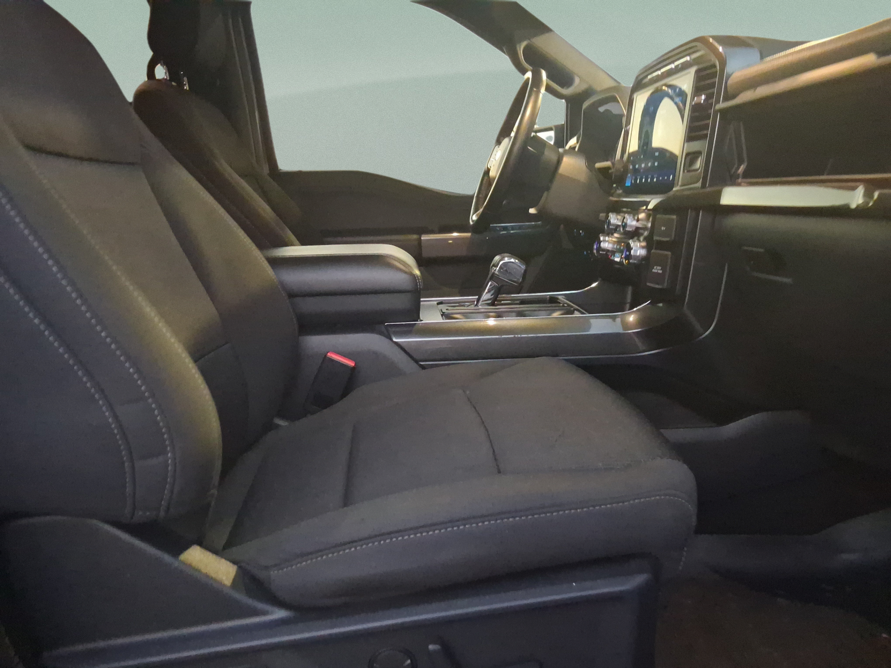 Used 2022 Ford F150 XLT w/ Equipment Group 302A High AWD/4WD image 32