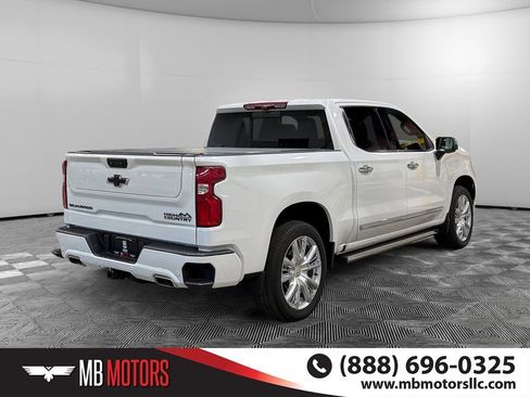 Used 2024 Chevrolet Silverado 1500 High Country image 3