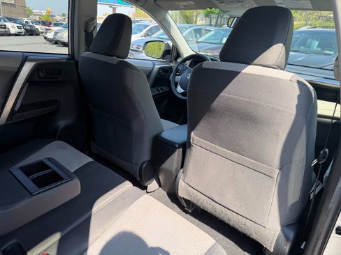 Used 2013 Toyota RAV4 LE AWD/4WD image 36