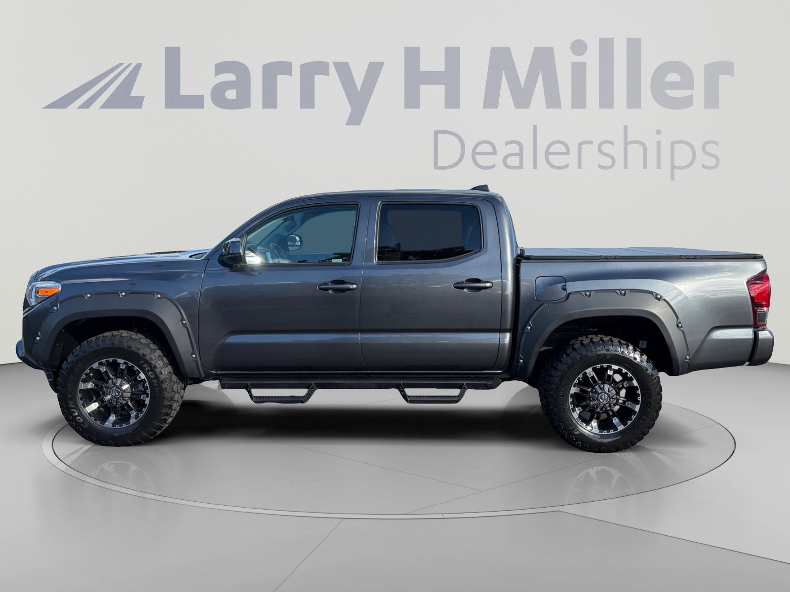 Certified 2021 Toyota Tacoma SR AWD/4WD image 2