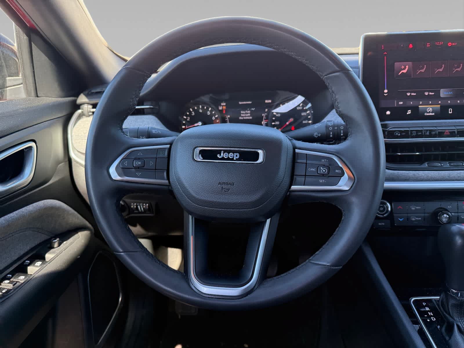 Used 2024 Jeep Compass Latitude AWD/4WD image 13
