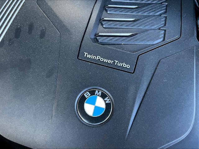 Used 2022 BMW X7 xDrive40i w/ M Sport Package AWD/4WD image 33