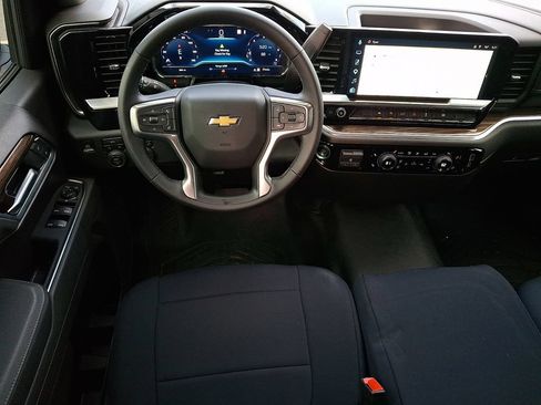 Used 2025 Chevrolet Silverado 1500 LT AWD/4WD image 11