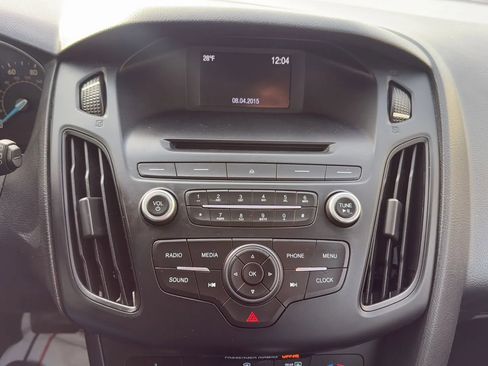 Used 2015 Ford Focus SE w/ SE Sport Package image 18