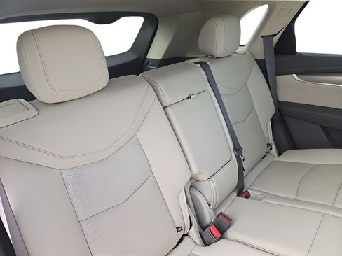 Used 2022 Cadillac XT5 Premium Luxury w/ Technology Package AWD/4WD image 28
