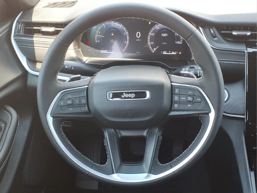 New 2026 Jeep Grand Cherokee Laredo AWD/4WD image 14