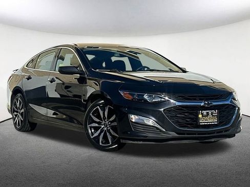 Used 2022 Chevrolet Malibu RS image 2