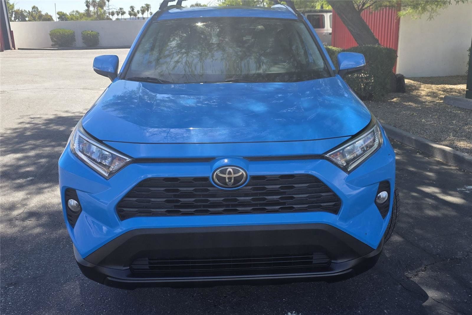 Used 2019 Toyota RAV4 XLE Premium w/ Carpet Mat Package FWD image 2