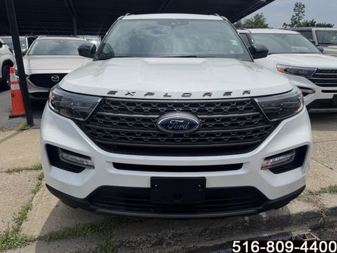 Used 2022 Ford Explorer XLT w/ Equipment Group 202A AWD/4WD image 2
