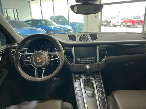 Used 2017 Porsche Macan image 22