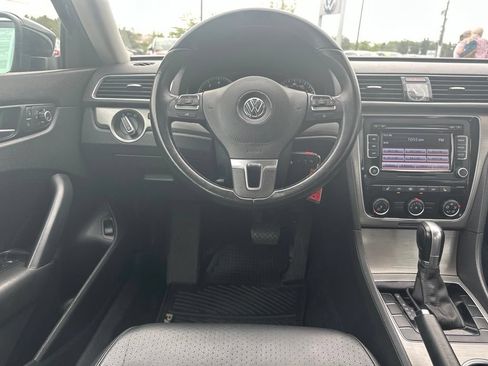 Used 2015 Volkswagen Passat 1.8T SE FWD image 15