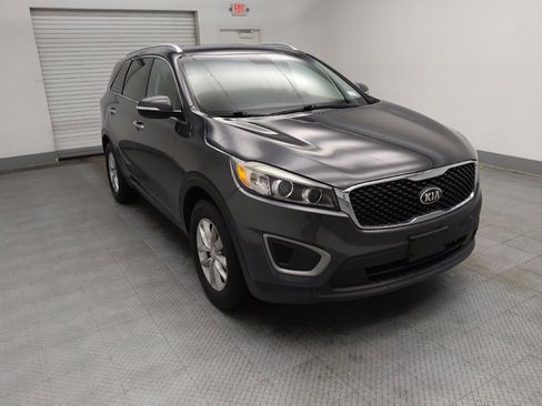 Used 2016 Kia Sorento LX w/ LX Convenience Package image 13