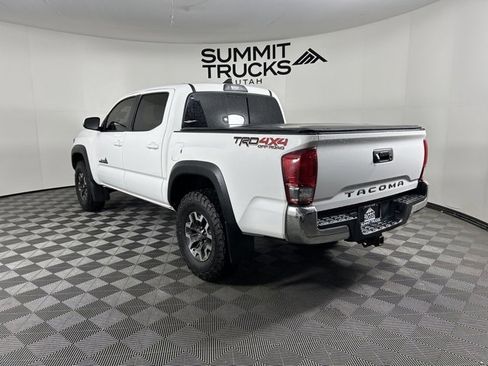 Used 2017 Toyota Tacoma TRD Off-Road w/ Tow Package (A/T) image 3