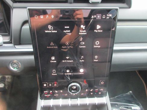 New 2026 GMC Terrain AT4 w/ Convenience Package III image 17