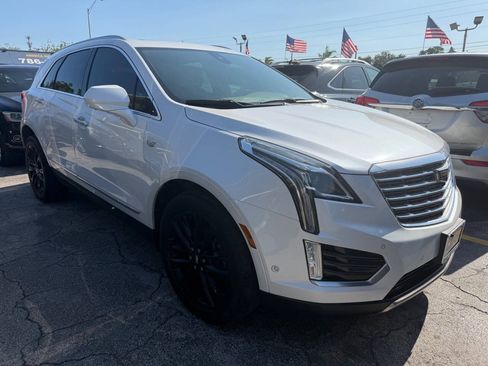 Used 2017 Cadillac XT5 Platinum w/ Driver Assist Package AWD/4WD image 7