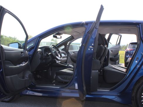 Used 2024 Nissan Leaf SV Plus FWD image 15